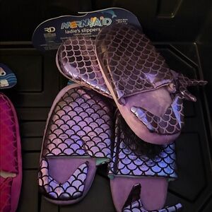 MWT Mermaid Women’s Slippers metallic sizes small 5/6 and large 9/10 purple